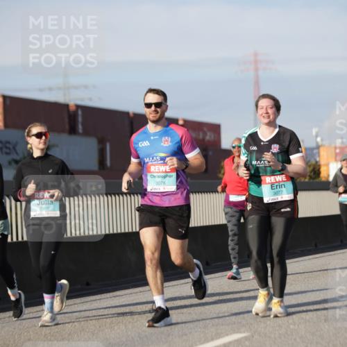 03.10.2025 - Köhlbrandbrückenlauf Jannik Wohlers http://msf.ph/oto/9091268 03.10.2025 10:10:54 Position 3 2966, 3076, 3077 meine-sportfotos.de