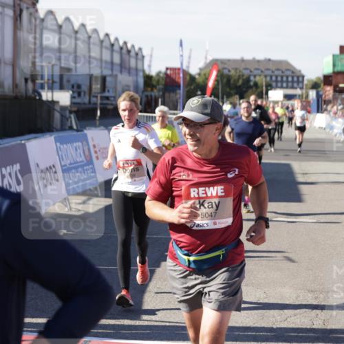03.10.2025 - Köhlbrandbrückenlauf Jannik Wohlers http://msf.ph/oto/9091270 03.10.2025 13:19:46 Ziel 4376, 4539, 4981, 5047, 5059, 5148, 5647, 5648, 5650, 5704, 5838, 5931, 5975, 6382, 6383, 6509, 6600, 6660, 6730 meine-sportfotos.de