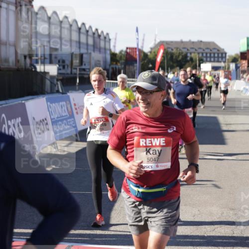 03.10.2025 - Köhlbrandbrückenlauf Jannik Wohlers http://msf.ph/oto/9091281 03.10.2025 13:19:46 Ziel 4376, 4539, 4981, 5047, 5059, 5148, 5647, 5648, 5650, 5704, 5838, 5931, 5975, 6382, 6383, 6509, 6600, 6660, 6730 meine-sportfotos.de