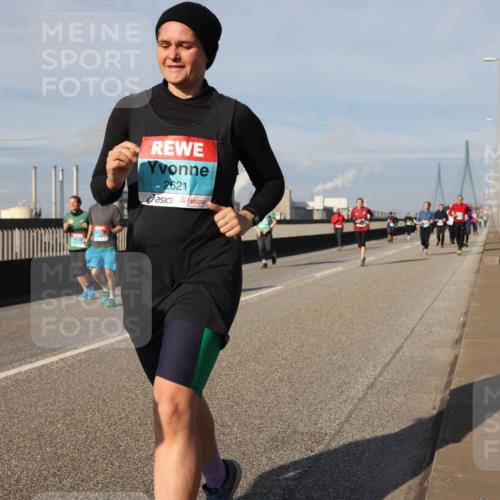 03.10.2025 - Köhlbrandbrückenlauf Lena Gebhardt http://msf.ph/oto/9091283 03.10.2025 10:07:53 Position 2 2621 meine-sportfotos.de