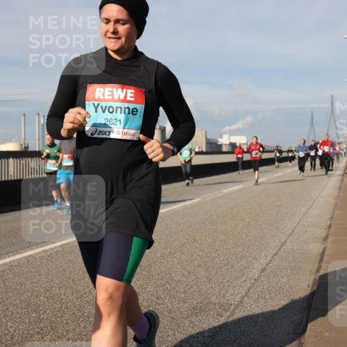 03.10.2025 - Köhlbrandbrückenlauf Lena Gebhardt http://msf.ph/oto/9091291 03.10.2025 10:07:53 Position 2 2621 meine-sportfotos.de