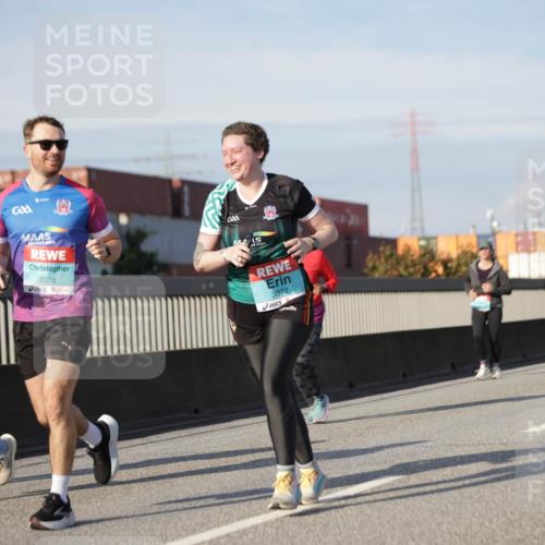 03.10.2025 - Köhlbrandbrückenlauf Jannik Wohlers http://msf.ph/oto/9091293 03.10.2025 10:10:55 Position 3 3076, 3077 meine-sportfotos.de