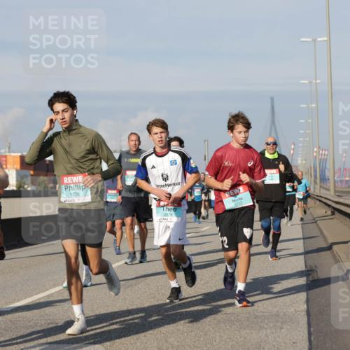 03.10.2025 - Köhlbrandbrückenlauf Jannik Wohlers http://msf.ph/oto/9091310 03.10.2025 09:59:25 Position 3 106, 3107, 1738, 2878, 3727 meine-sportfotos.de