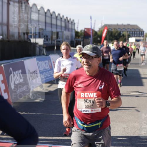 03.10.2025 - Köhlbrandbrückenlauf Jannik Wohlers http://msf.ph/oto/9091314 03.10.2025 13:19:46 Ziel 4376, 4539, 4981, 5047, 5059, 5148, 5647, 5648, 5650, 5704, 5838, 5931, 5975, 6382, 6383, 6509, 6600, 6660, 6730 meine-sportfotos.de