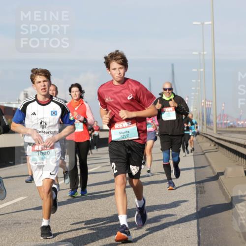 03.10.2025 - Köhlbrandbrückenlauf Jannik Wohlers http://msf.ph/oto/9091327 03.10.2025 09:59:26 Position 3 1693, 2878, 3727 meine-sportfotos.de