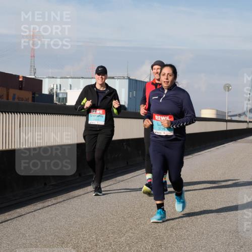 03.10.2025 - Köhlbrandbrückenlauf Fabian Wolf http://msf.ph/oto/9091355 03.10.2025 10:27:01 Position 3 2607, 3776 meine-sportfotos.de