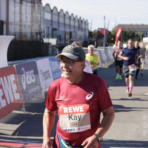 03.10.2025 - Köhlbrandbrückenlauf Jannik Wohlers http://msf.ph/oto/9091373 03.10.2025 13:19:46 Ziel 4376, 4539, 4981, 5047, 5059, 5148, 5647, 5648, 5650, 5704, 5838, 5931, 5975, 6382, 6383, 6509, 6600, 6660, 6730 meine-sportfotos.de