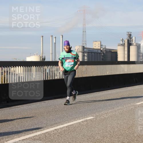 03.10.2025 - Köhlbrandbrückenlauf Lena Gebhardt http://msf.ph/oto/9091378 03.10.2025 10:07:56 Position 2 286 meine-sportfotos.de