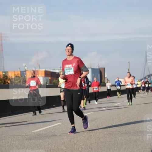 03.10.2025 - Köhlbrandbrückenlauf Jannik Wohlers http://msf.ph/oto/9091381 03.10.2025 10:10:59 Position 3 2536 meine-sportfotos.de