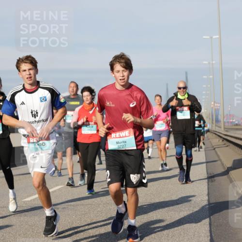 03.10.2025 - Köhlbrandbrückenlauf Jannik Wohlers http://msf.ph/oto/9091382 03.10.2025 09:59:26 Position 3 1693, 2878, 3727 meine-sportfotos.de