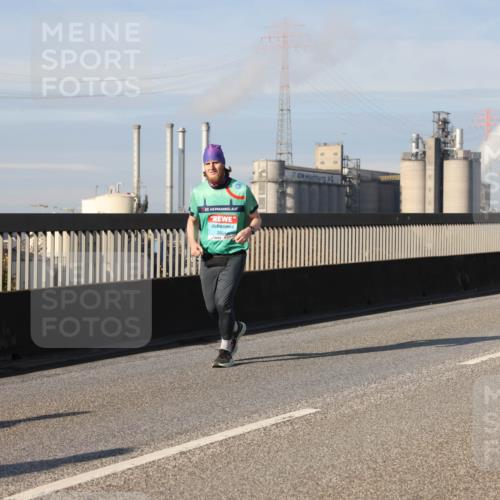 03.10.2025 - Köhlbrandbrückenlauf Lena Gebhardt http://msf.ph/oto/9091388 03.10.2025 10:07:56 Position 2 53, 2864 meine-sportfotos.de