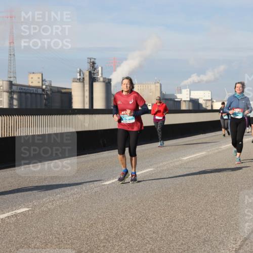 03.10.2025 - Köhlbrandbrückenlauf Lena Gebhardt http://msf.ph/oto/9091398 03.10.2025 10:07:57 Position 2  meine-sportfotos.de