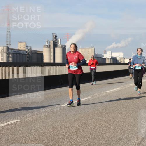 03.10.2025 - Köhlbrandbrückenlauf Lena Gebhardt http://msf.ph/oto/9091404 03.10.2025 10:07:57 Position 2  meine-sportfotos.de