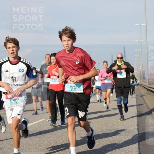 03.10.2025 - Köhlbrandbrückenlauf Jannik Wohlers http://msf.ph/oto/9091407 03.10.2025 09:59:26 Position 3 1693, 2878, 3727 meine-sportfotos.de