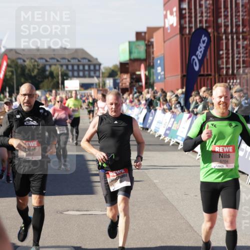 03.10.2025 - Köhlbrandbrückenlauf Jannik Wohlers http://msf.ph/oto/9091442 03.10.2025 13:19:50 Ziel 4376, 4539, 4981, 5047, 5059, 5148, 5647, 5648, 5650, 5704, 5841, 5931, 5975, 6068, 6382, 6383, 6414, 6509, 6567, 6568, 6600, 6660, 6663, 6730 meine-sportfotos.de