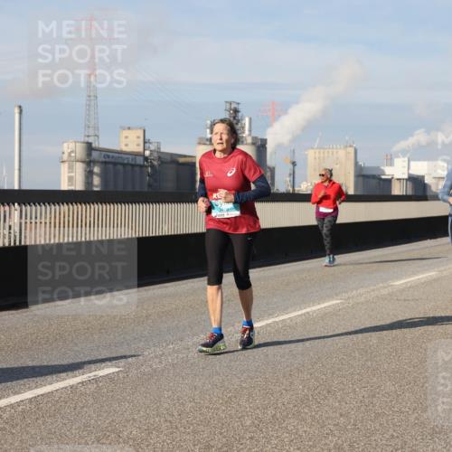 03.10.2025 - Köhlbrandbrückenlauf Lena Gebhardt http://msf.ph/oto/9091451 03.10.2025 10:07:58 Position 2  meine-sportfotos.de