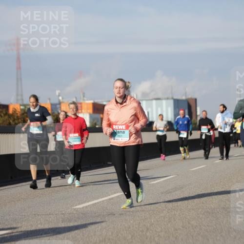 03.10.2025 - Köhlbrandbrückenlauf Jannik Wohlers http://msf.ph/oto/9091464 03.10.2025 10:11:06 Position 3 1851 meine-sportfotos.de