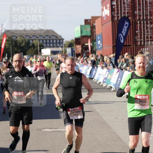 03.10.2025 - Köhlbrandbrückenlauf Jannik Wohlers http://msf.ph/oto/9091466 03.10.2025 13:19:50 Ziel 4376, 4539, 4981, 5047, 5059, 5148, 5647, 5648, 5650, 5704, 5841, 5931, 5975, 6068, 6382, 6383, 6414, 6509, 6567, 6568, 6600, 6660, 6663, 6730 meine-sportfotos.de