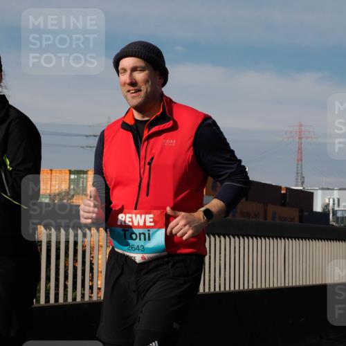 03.10.2025 - Köhlbrandbrückenlauf Fabian Wolf http://msf.ph/oto/9091467 03.10.2025 10:27:04 Position 3 2607, 2643 meine-sportfotos.de