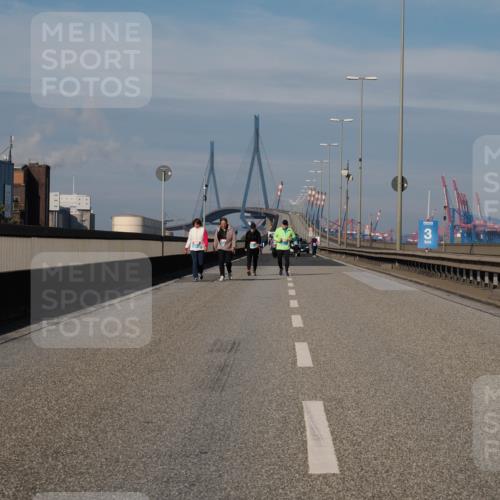 03.10.2025 - Köhlbrandbrückenlauf Fabian Wolf http://msf.ph/oto/9091477 03.10.2025 10:27:32 Position 3 3 meine-sportfotos.de