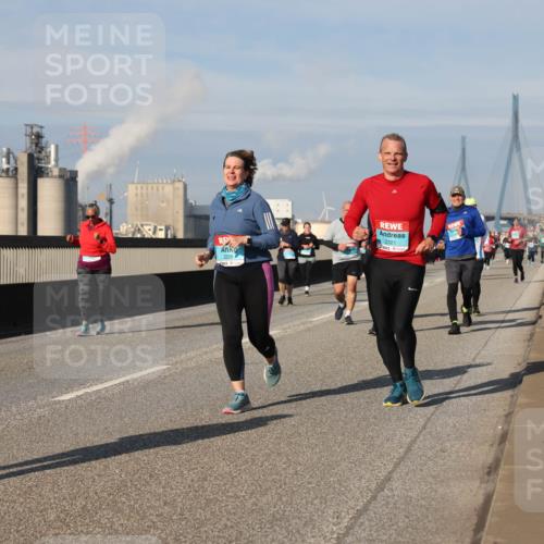 03.10.2025 - Köhlbrandbrückenlauf Lena Gebhardt http://msf.ph/oto/9091498 03.10.2025 10:07:59 Position 2 2258, 2321 meine-sportfotos.de