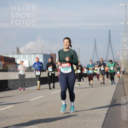03.10.2025 - Köhlbrandbrückenlauf Jannik Wohlers http://msf.ph/oto/9091508 03.10.2025 10:11:08 Position 3 2388 meine-sportfotos.de