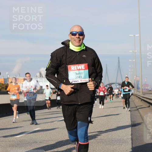03.10.2025 - Köhlbrandbrückenlauf Jannik Wohlers http://msf.ph/oto/9091513 03.10.2025 09:59:28 Position 3 3069, 3843 meine-sportfotos.de