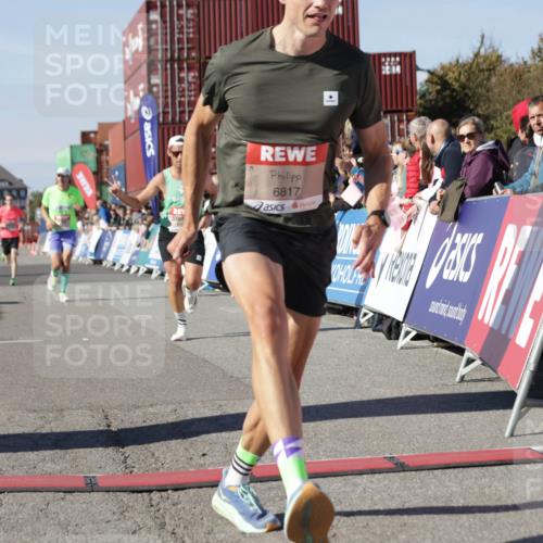 03.10.2025 - Köhlbrandbrückenlauf Jannik Wohlers http://msf.ph/oto/9091515 03.10.2025 12:53:59 Ziel 4030, 4088, 5710, 5947, 6002, 6200, 6817 meine-sportfotos.de