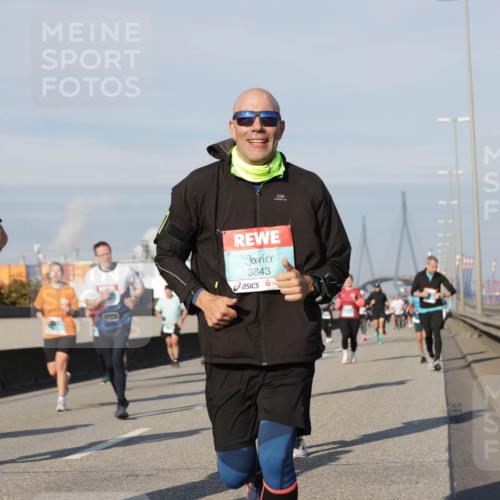 03.10.2025 - Köhlbrandbrückenlauf Jannik Wohlers http://msf.ph/oto/9091517 03.10.2025 09:59:29 Position 3 3069, 3843 meine-sportfotos.de