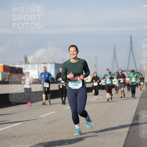 03.10.2025 - Köhlbrandbrückenlauf Jannik Wohlers http://msf.ph/oto/9091530 03.10.2025 10:11:08 Position 3 2388 meine-sportfotos.de