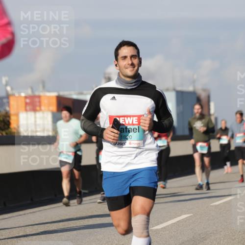 03.10.2025 - Köhlbrandbrückenlauf Jannik Wohlers http://msf.ph/oto/9091581 03.10.2025 09:59:31 Position 3 9, 1820 meine-sportfotos.de