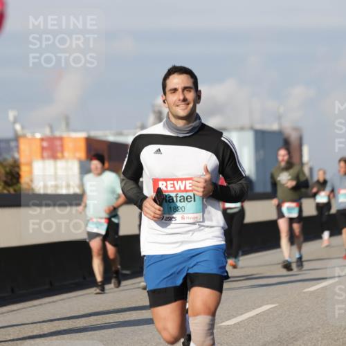 03.10.2025 - Köhlbrandbrückenlauf Jannik Wohlers http://msf.ph/oto/9091595 03.10.2025 09:59:31 Position 3 1820 meine-sportfotos.de