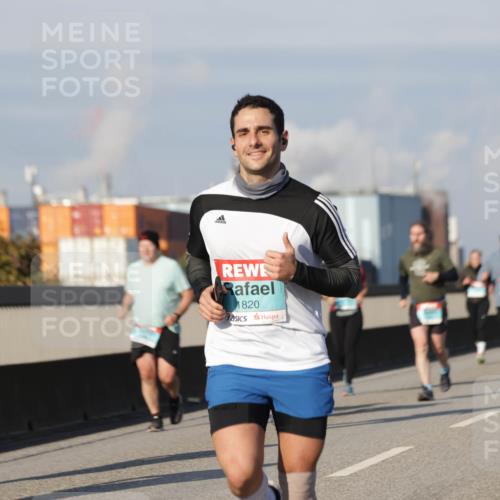 03.10.2025 - Köhlbrandbrückenlauf Jannik Wohlers http://msf.ph/oto/9091600 03.10.2025 09:59:31 Position 3 1820 meine-sportfotos.de