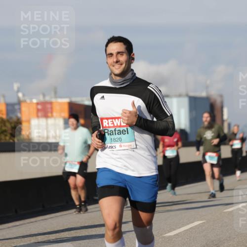 03.10.2025 - Köhlbrandbrückenlauf Jannik Wohlers http://msf.ph/oto/9091605 03.10.2025 09:59:31 Position 3 1820 meine-sportfotos.de