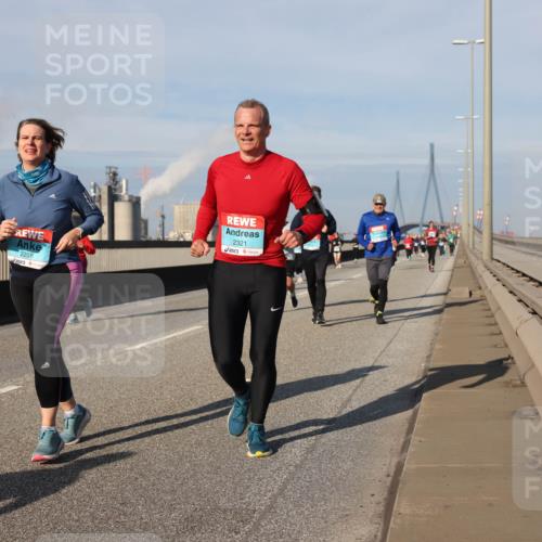03.10.2025 - Köhlbrandbrückenlauf Lena Gebhardt http://msf.ph/oto/9091612 03.10.2025 10:08:01 Position 2 2258, 2321 meine-sportfotos.de