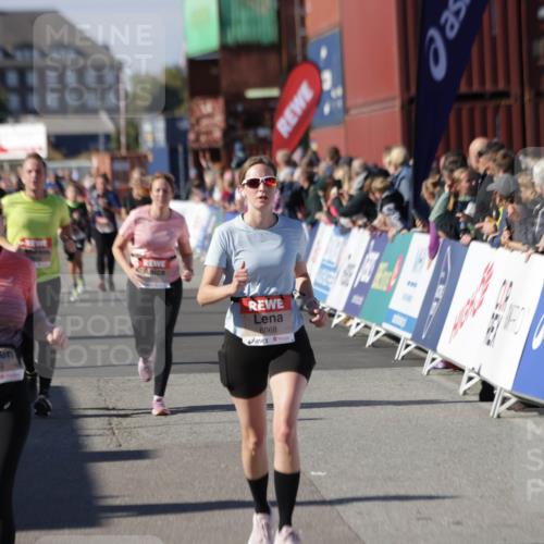 03.10.2025 - Köhlbrandbrückenlauf Jannik Wohlers http://msf.ph/oto/9091623 03.10.2025 13:19:53 Ziel 4376, 4539, 5047, 5059, 5148, 5647, 5648, 5656, 5657, 5658, 5704, 5841, 6068, 6414, 6509, 6567, 6568, 6660, 6663, 6730 meine-sportfotos.de