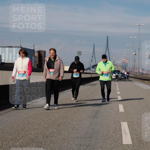 03.10.2025 - Köhlbrandbrückenlauf Fabian Wolf http://msf.ph/oto/9091637 03.10.2025 10:27:49 Position 3 2908, 1241, 3 meine-sportfotos.de