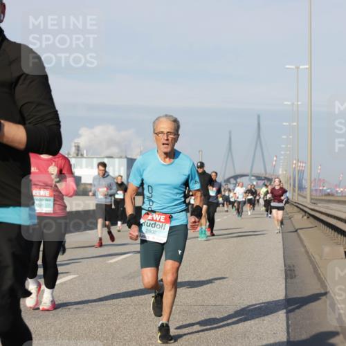 03.10.2025 - Köhlbrandbrückenlauf Jannik Wohlers http://msf.ph/oto/9091654 03.10.2025 09:59:36 Position 3 2778, 1591, 2902 meine-sportfotos.de