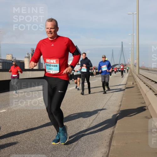 03.10.2025 - Köhlbrandbrückenlauf Lena Gebhardt http://msf.ph/oto/9091659 03.10.2025 10:08:01 Position 2 2258, 2321 meine-sportfotos.de