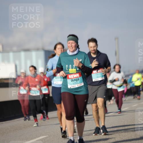 03.10.2025 - Köhlbrandbrückenlauf Jannik Wohlers http://msf.ph/oto/9091662 03.10.2025 10:11:15 Position 3 2, 02, 2763, 3819, 1700, 3045 meine-sportfotos.de