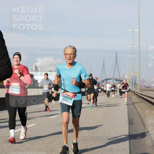 03.10.2025 - Köhlbrandbrückenlauf Jannik Wohlers http://msf.ph/oto/9091666 03.10.2025 09:59:36 Position 3 72, 1591, 2902 meine-sportfotos.de