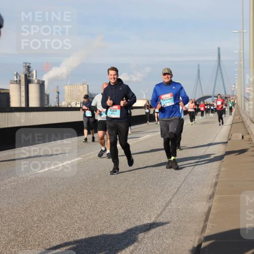 03.10.2025 - Köhlbrandbrückenlauf Lena Gebhardt http://msf.ph/oto/9091667 03.10.2025 10:08:02 Position 2 2633 meine-sportfotos.de