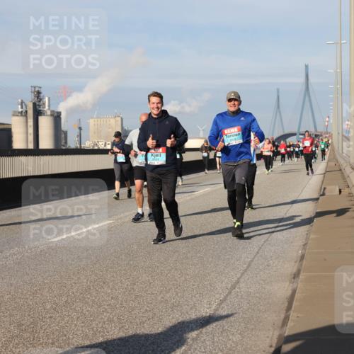03.10.2025 - Köhlbrandbrückenlauf Lena Gebhardt http://msf.ph/oto/9091674 03.10.2025 10:08:02 Position 2 2624, 2633 meine-sportfotos.de