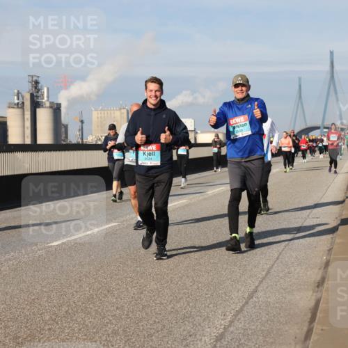 03.10.2025 - Köhlbrandbrückenlauf Lena Gebhardt http://msf.ph/oto/9091681 03.10.2025 10:08:02 Position 2 2624, 2633 meine-sportfotos.de