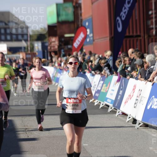 03.10.2025 - Köhlbrandbrückenlauf Jannik Wohlers http://msf.ph/oto/9091683 03.10.2025 13:19:53 Ziel 4376, 4539, 5047, 5059, 5148, 5647, 5648, 5656, 5657, 5658, 5704, 5841, 6068, 6414, 6509, 6567, 6568, 6660, 6663, 6730 meine-sportfotos.de