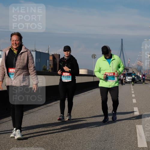 03.10.2025 - Köhlbrandbrückenlauf Fabian Wolf http://msf.ph/oto/9091693 03.10.2025 10:27:53 Position 3 29, 1241, 3396, 3 meine-sportfotos.de