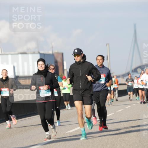 03.10.2025 - Köhlbrandbrückenlauf Jannik Wohlers http://msf.ph/oto/9091701 03.10.2025 09:59:38 Position 3 3792, 2719 meine-sportfotos.de
