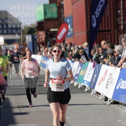 03.10.2025 - Köhlbrandbrückenlauf Jannik Wohlers http://msf.ph/oto/9091703 03.10.2025 13:19:53 Ziel 4376, 4539, 5047, 5059, 5148, 5647, 5648, 5656, 5657, 5658, 5704, 5841, 6068, 6414, 6509, 6567, 6568, 6660, 6663, 6730 meine-sportfotos.de