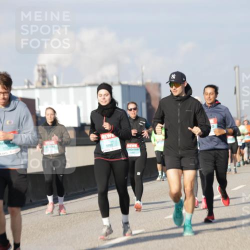 03.10.2025 - Köhlbrandbrückenlauf Jannik Wohlers http://msf.ph/oto/9091709 03.10.2025 09:59:38 Position 3 3792, 1481, 1702 meine-sportfotos.de