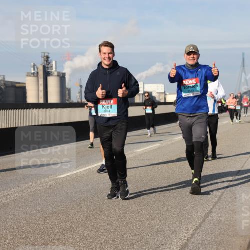 03.10.2025 - Köhlbrandbrückenlauf Lena Gebhardt http://msf.ph/oto/9091710 03.10.2025 10:08:03 Position 2 2624, 2633 meine-sportfotos.de